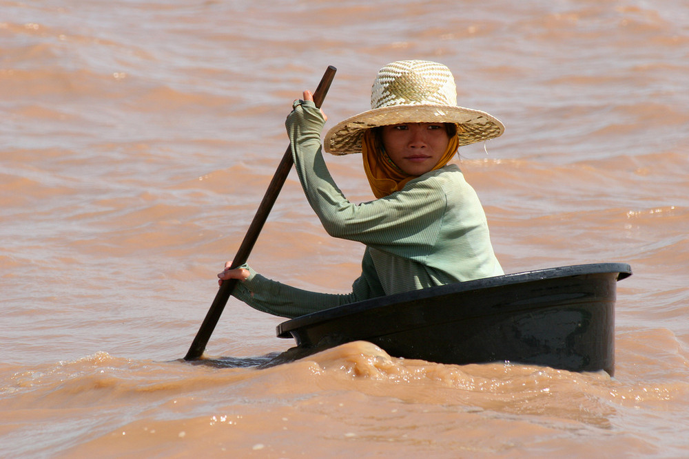 Girl at Tonle Sap lake