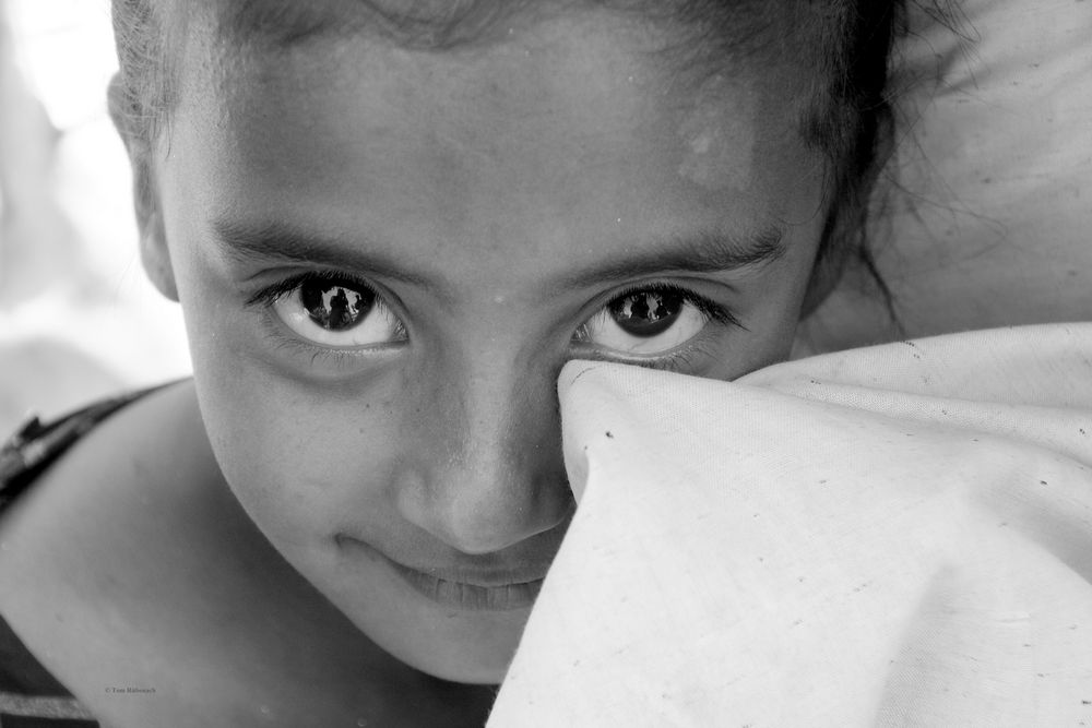 Girl in Pakistan © Tom Rübenach