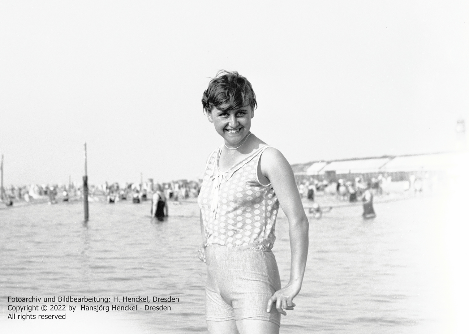 Girl in swimwear 1930s Germany Photo Archive (c) 2022 Hansjörg Henckel
