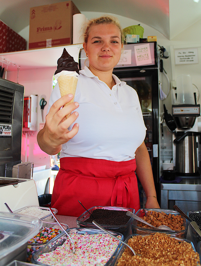 Girl mit dänischem Eis