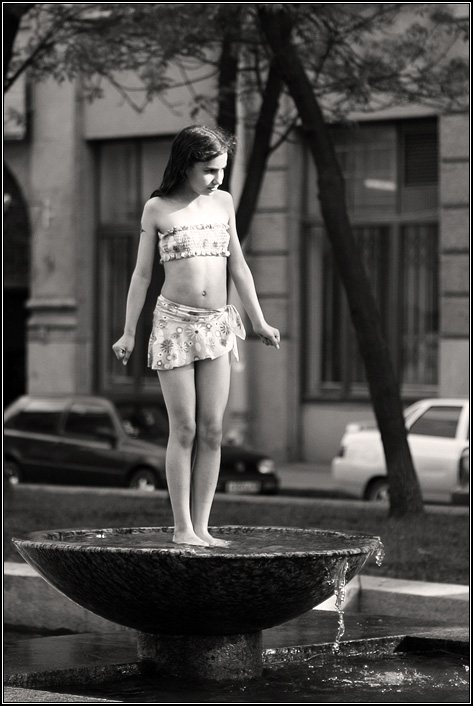 Girl on the fountain