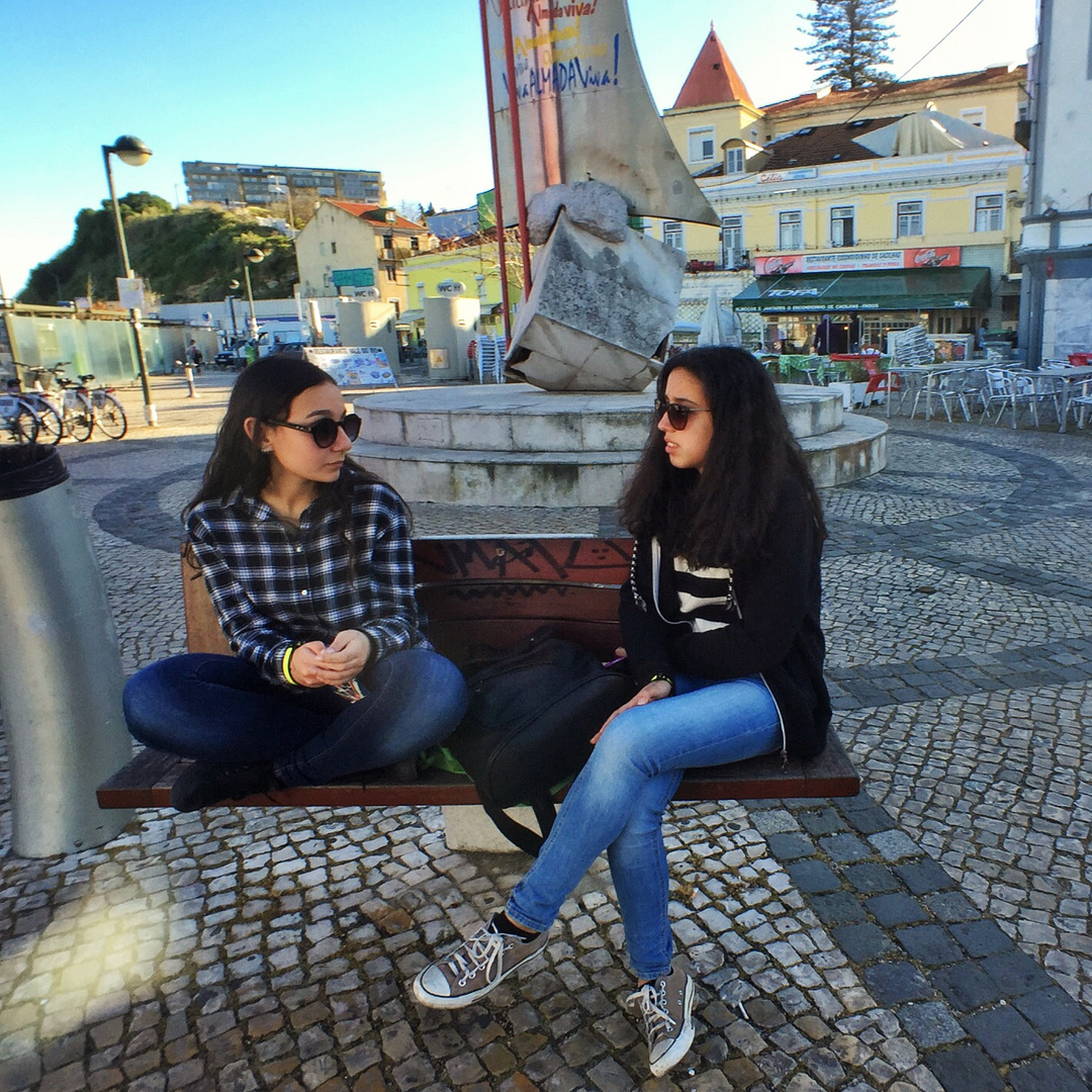 Girlfriends conversation-Almada,Lisbon