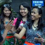 Girls come to Pura Tirta Empul