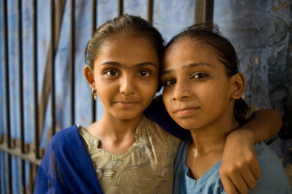 Girls in Bazar, India, Harald Keller