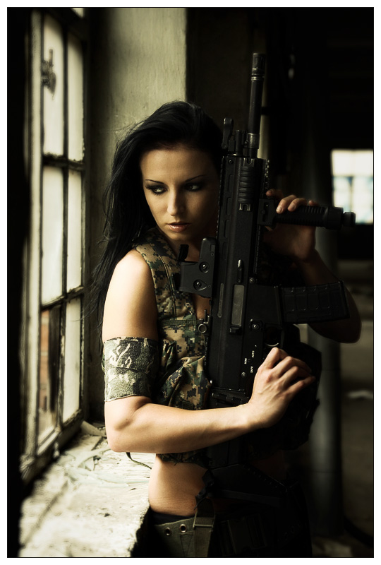 girls 'n' guns 06/2011 #02