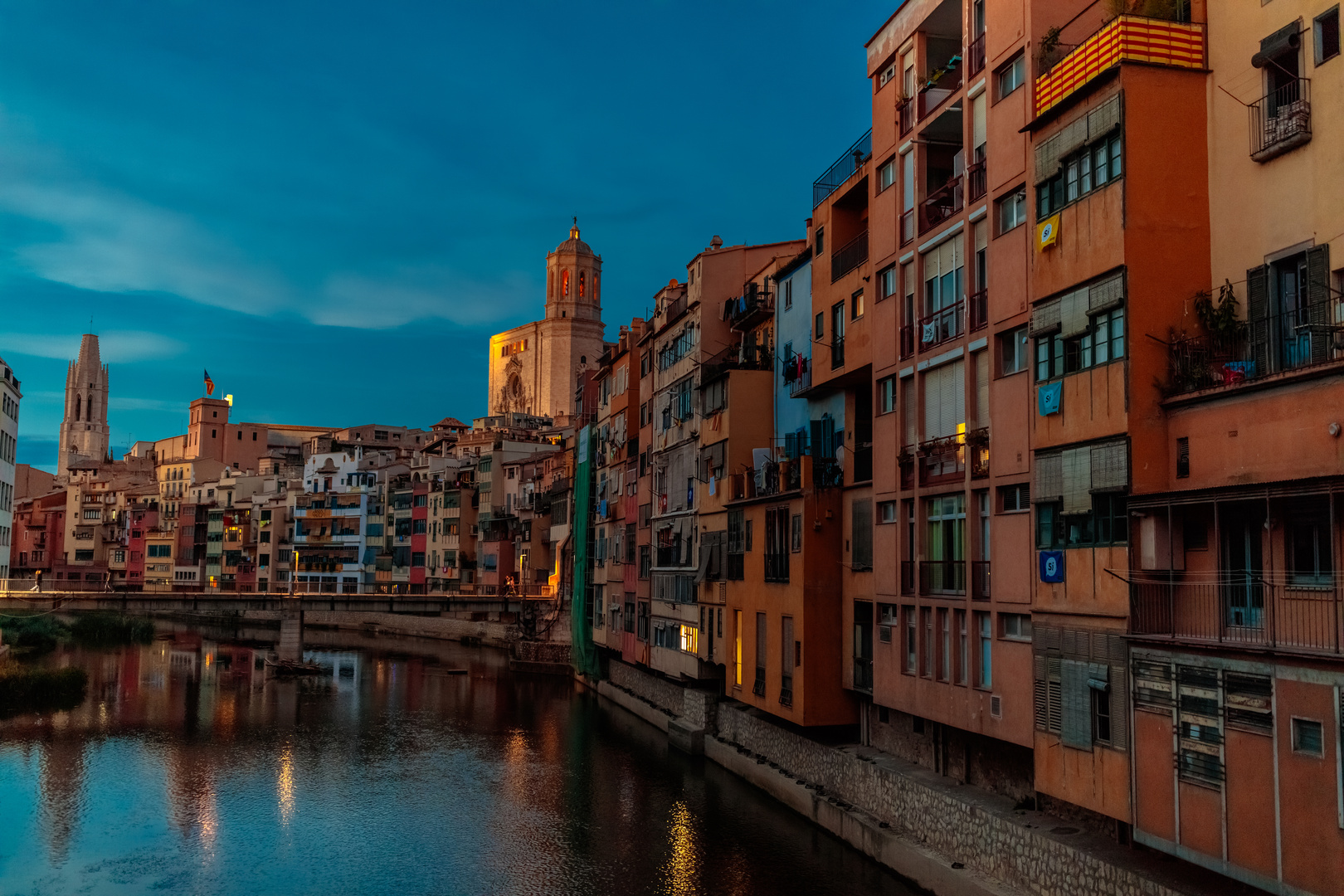 Girona at night