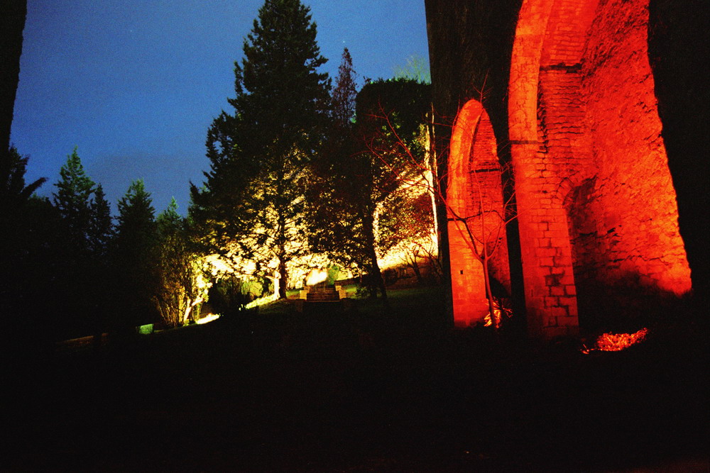 Girona bei Nacht