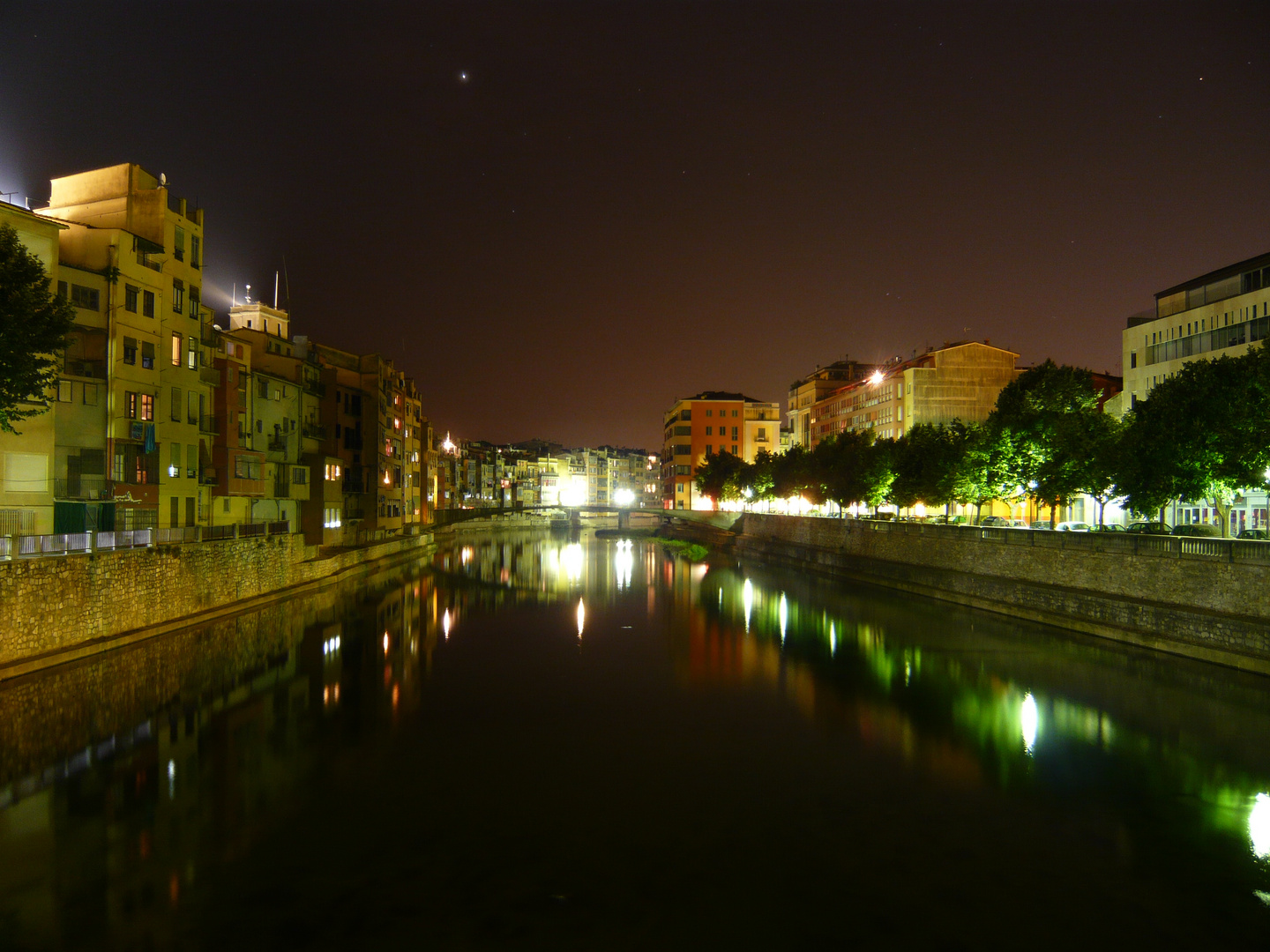 Girona by night