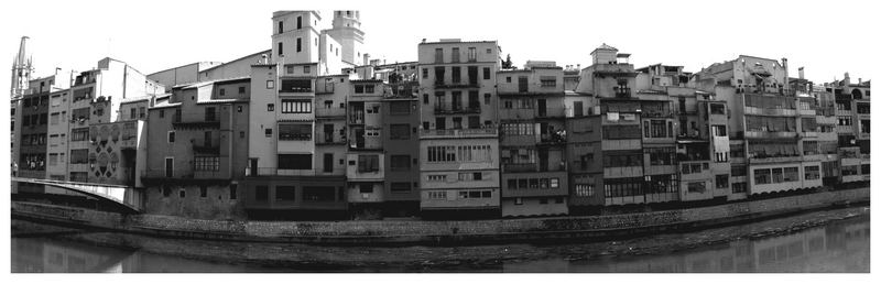 *girona