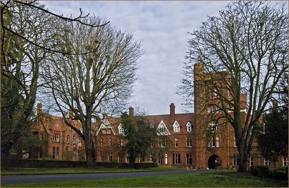 Girton College et son parc  --  Cambridge