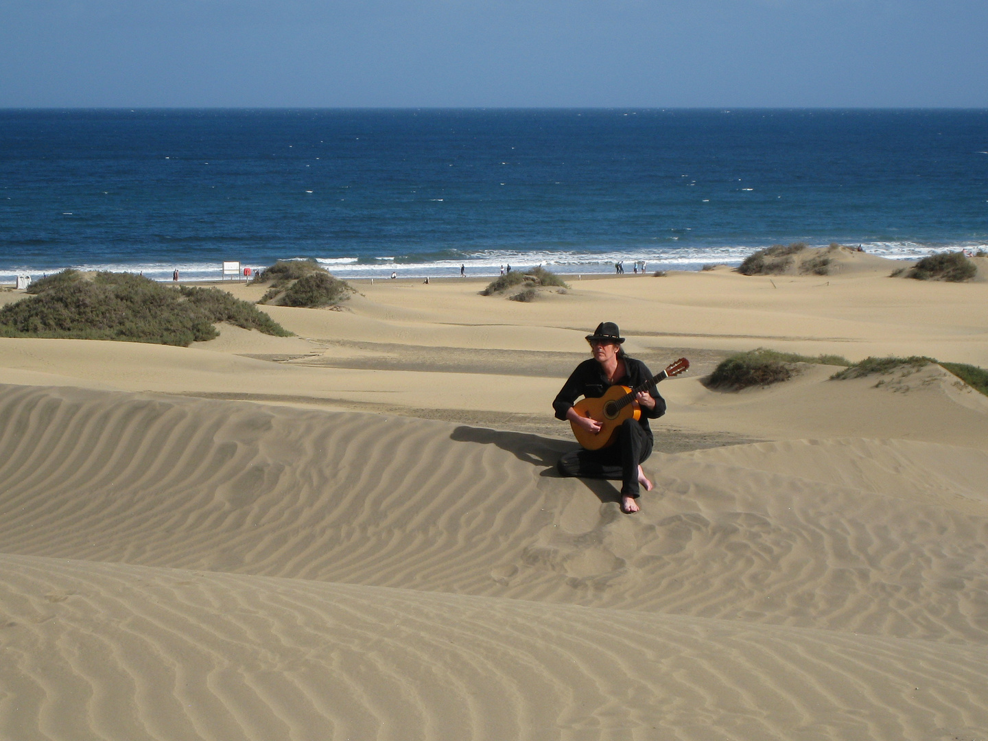 Gitarrenklänge an der Playa del Inglés ...