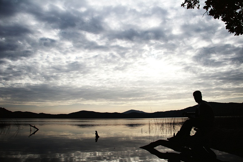 Gitarrenspieler am Laacher See