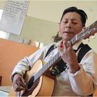 Gitarrist in der Marktkneipe ... in Peru+Text