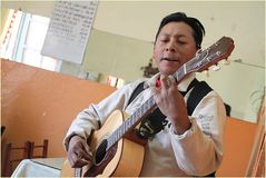 Gitarrist in der Marktkneipe ... in Peru+Text