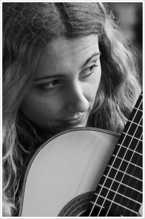 Gitarristin Francesca - Künstler Portrait