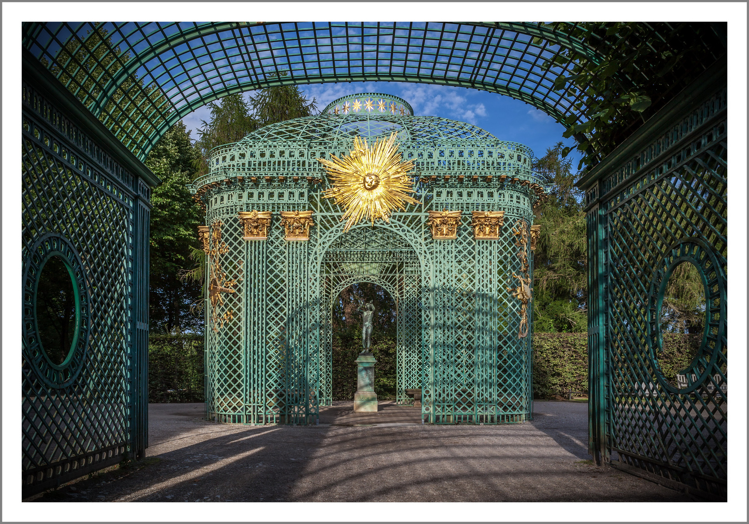 Gitterpavillon neben dem Schloss Sanssouci