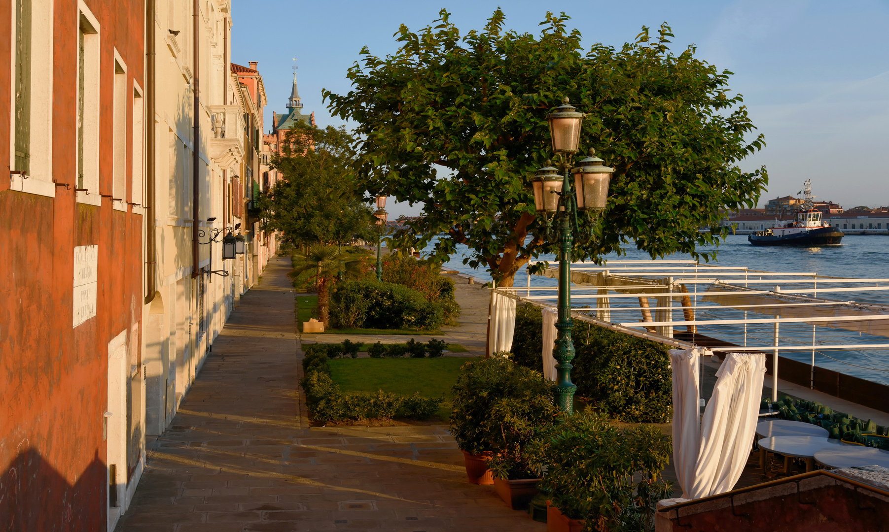 GIUDECCA  -Spaziergang am frühen Morgen- 