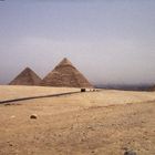 Gizeh Plateau mit Pyramiden
