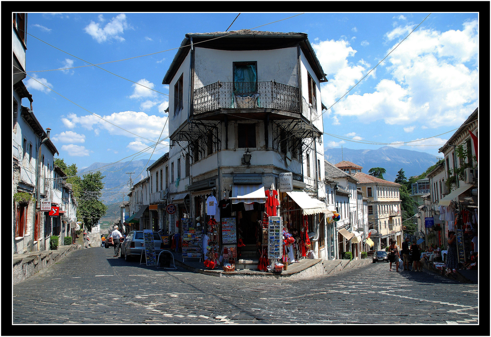 - Gjirokastra -