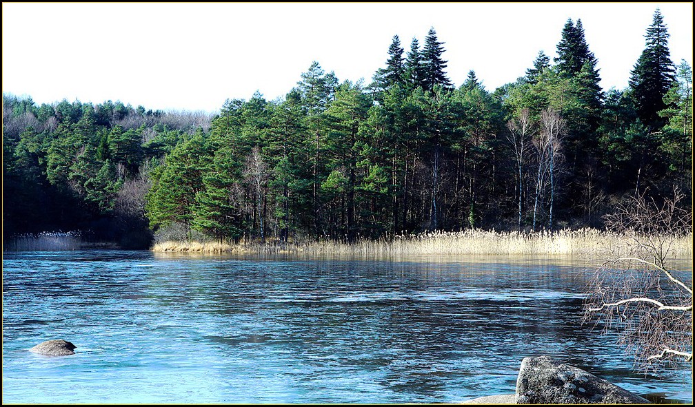 GLACE SUR LE LAC