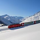 Glacier Express im Schnee