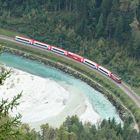 Glacier Express in der Rheinschlucht