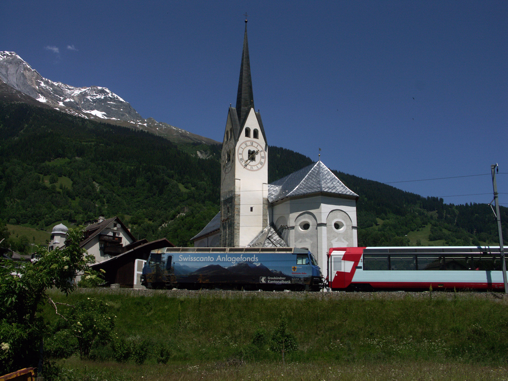 Glacier Express in Trun