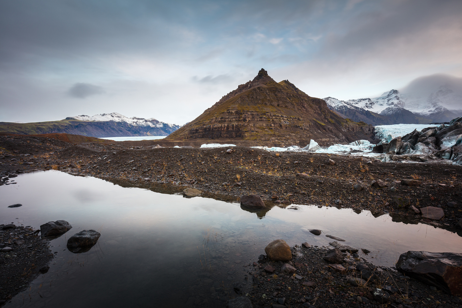 [glacier lagoon...]