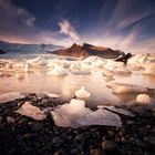 [glacier lagoon...]