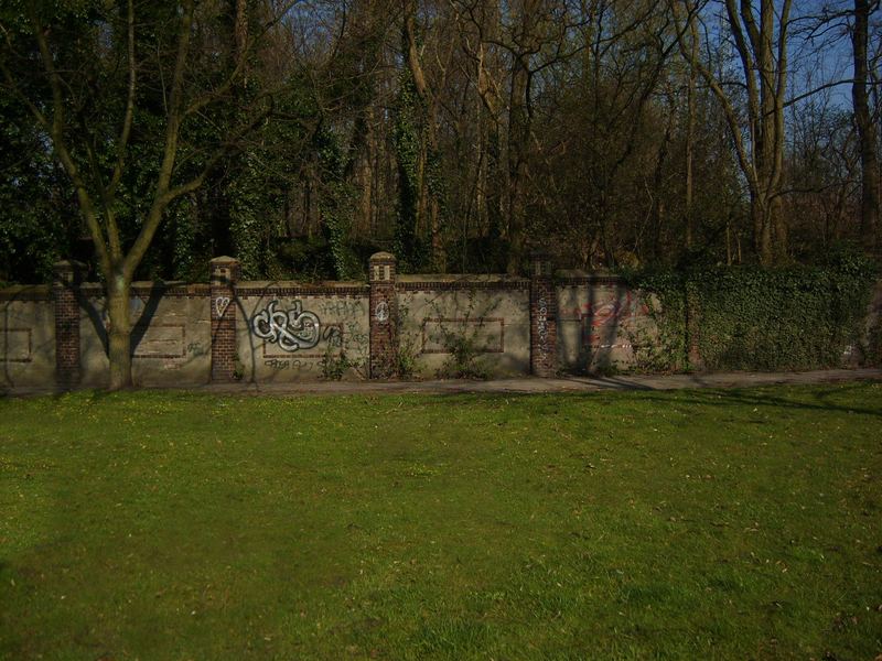 Gladbeck - Mauer der Zeche Möller-3