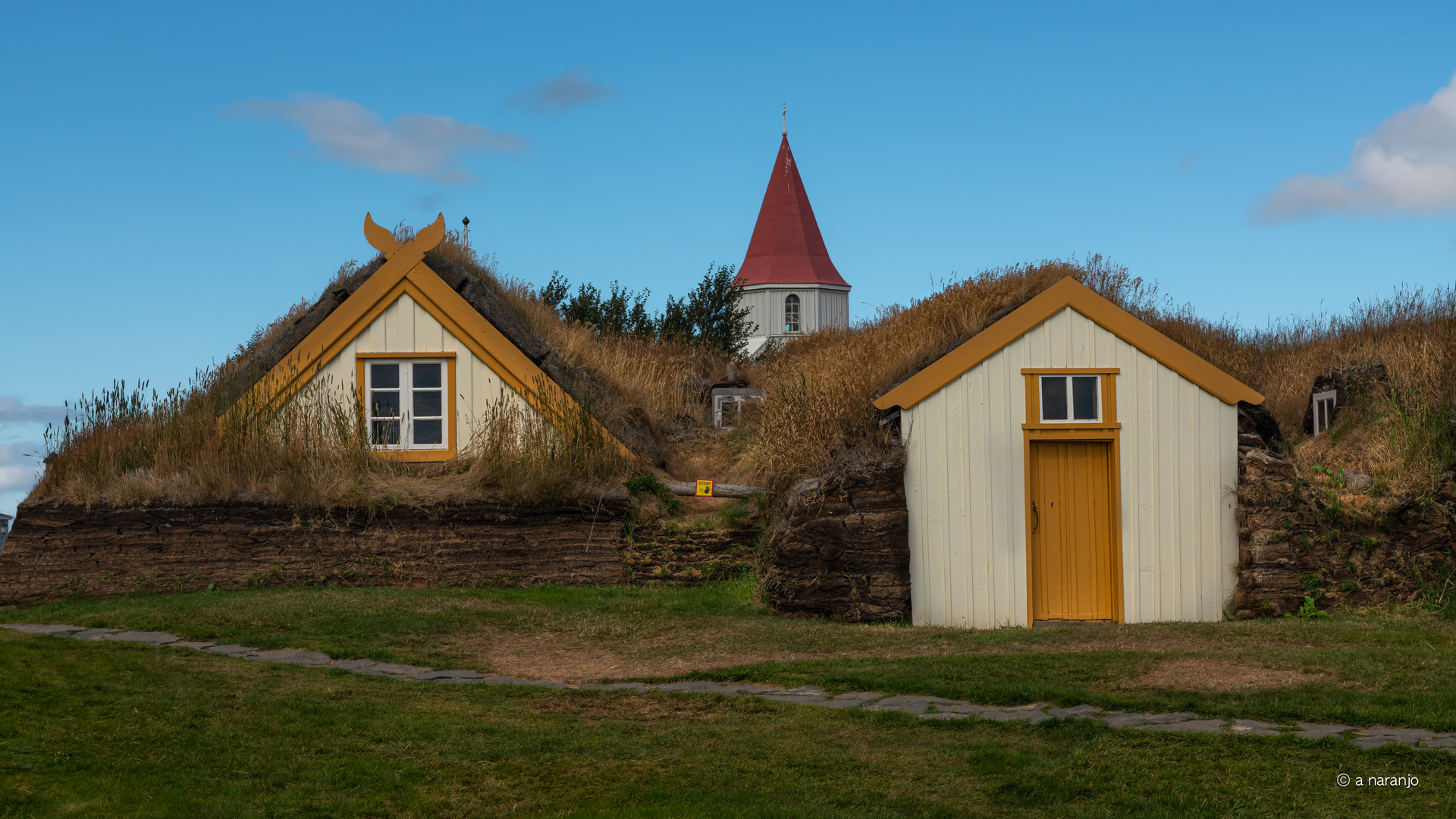 GLAMBAUER . ISLANDIA