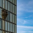 glas, concrete and sky 