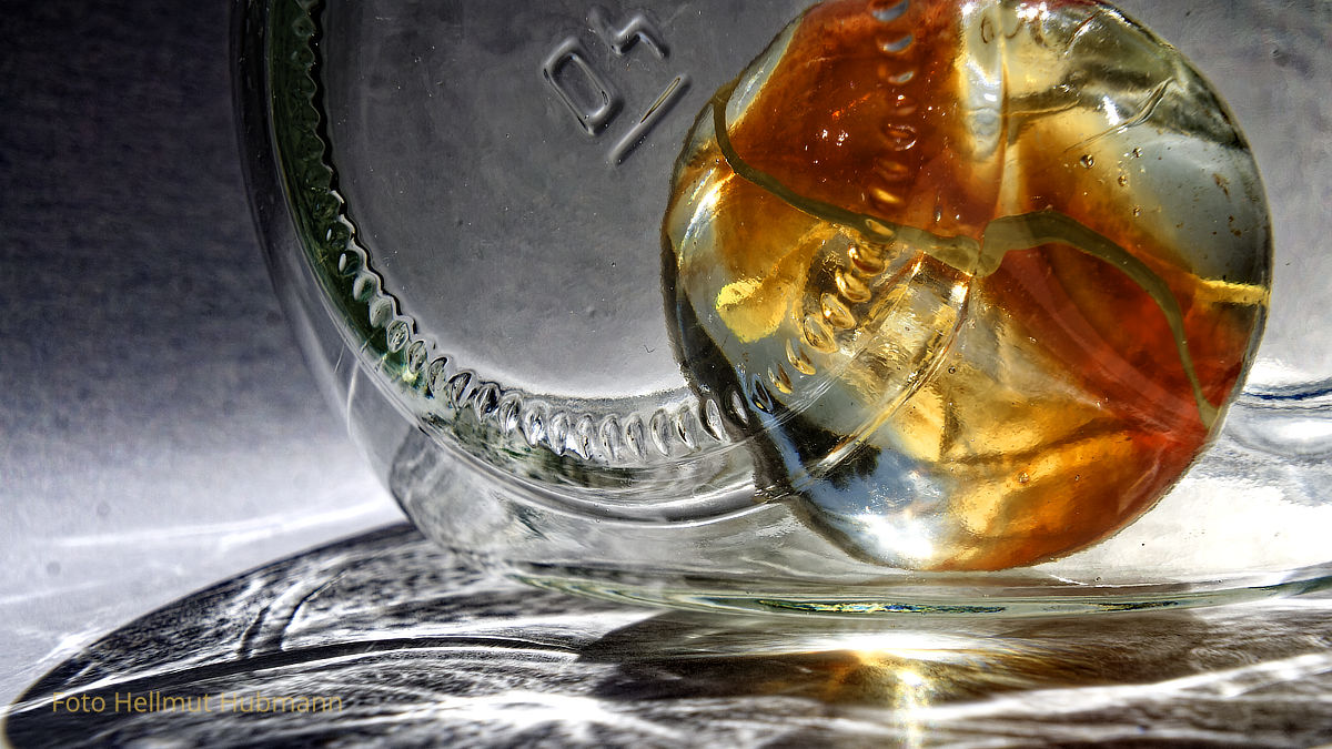 GLAS IN GLAS MIT LICHT UND SCHATTEN Foto & Bild spezial, stillleben, glas Bilder auf