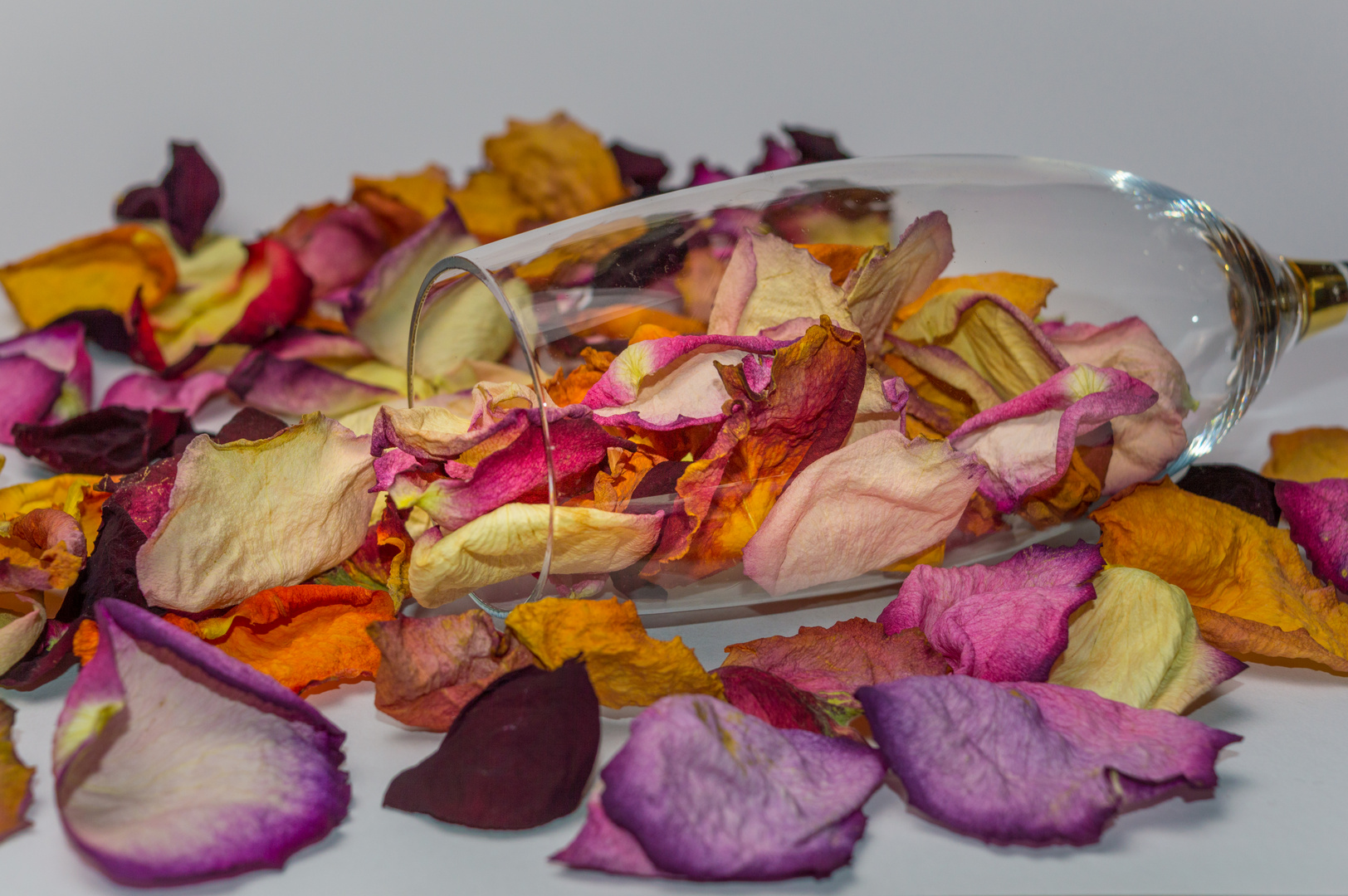 Glas mit Blüten