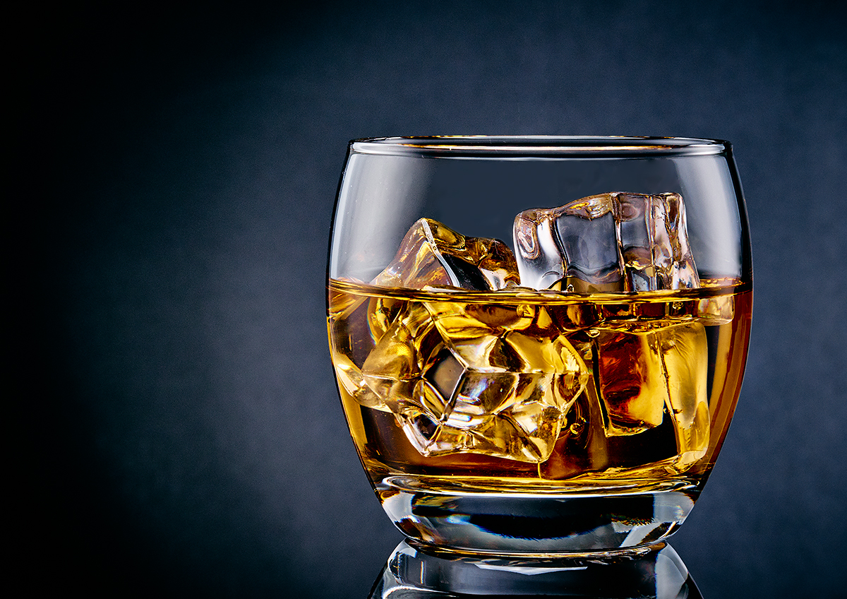 Glas Whisky Foto Bild stillleben tabletop schottland Glas Whisky Foto Bild stillleben tabletop schottland