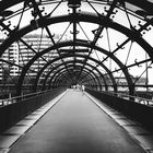 Glasbrücke über den Alten Hafen in Bremerhaven