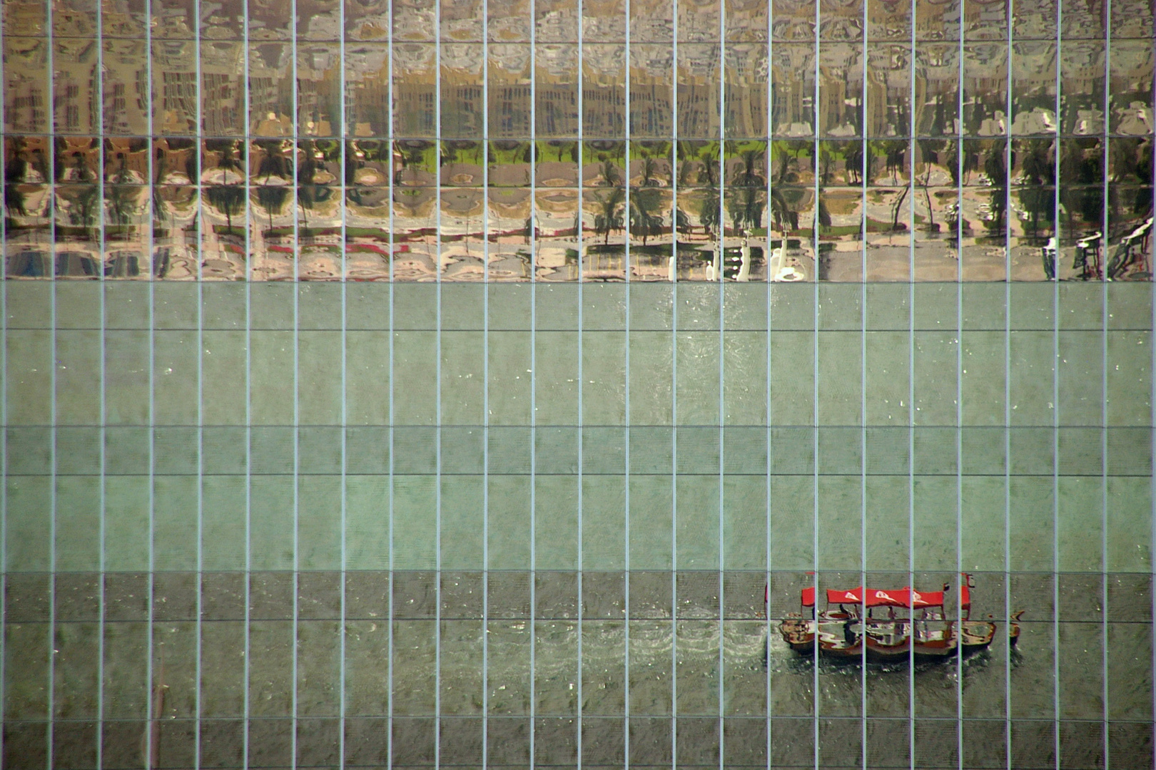 Glasfassade am Dubai Creek