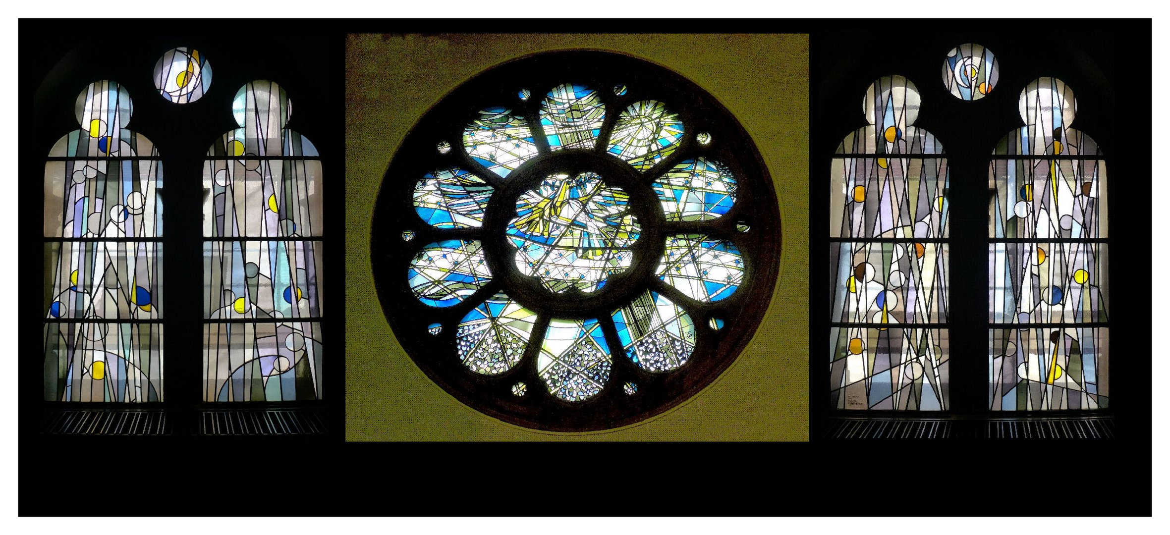 Glasfenster in der Kölner Synagoge