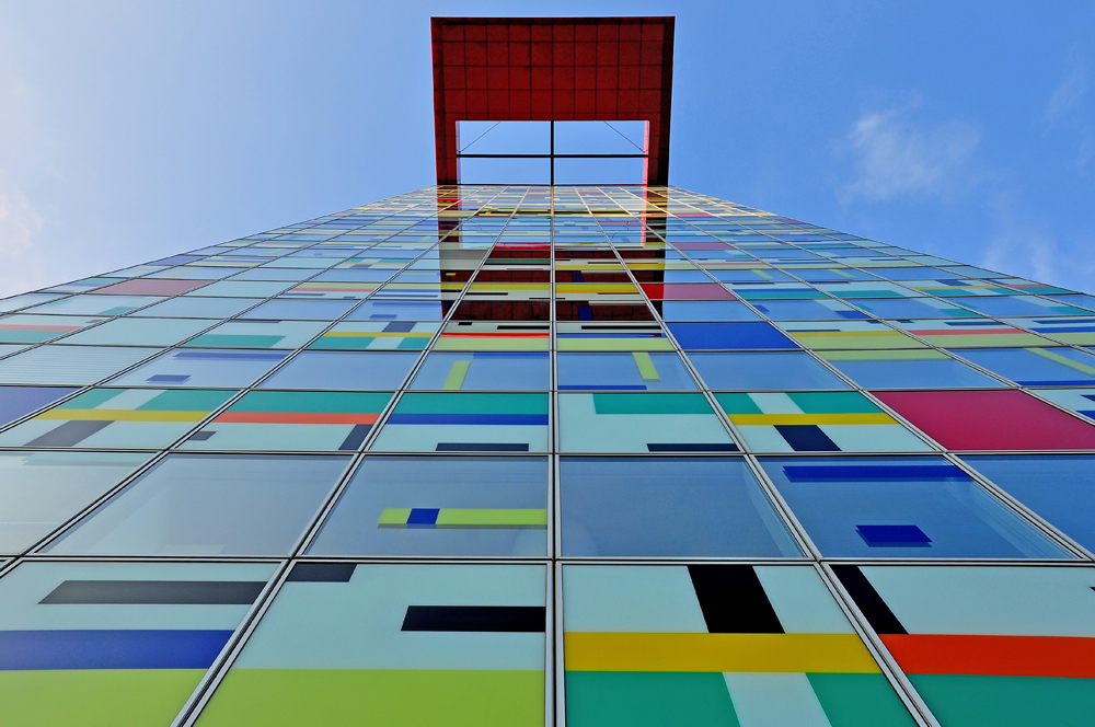 Glasgigant am Medienhafen Düsseldorf