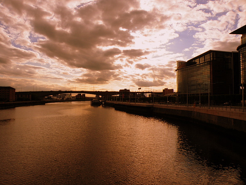 Glasgow am River Clyde