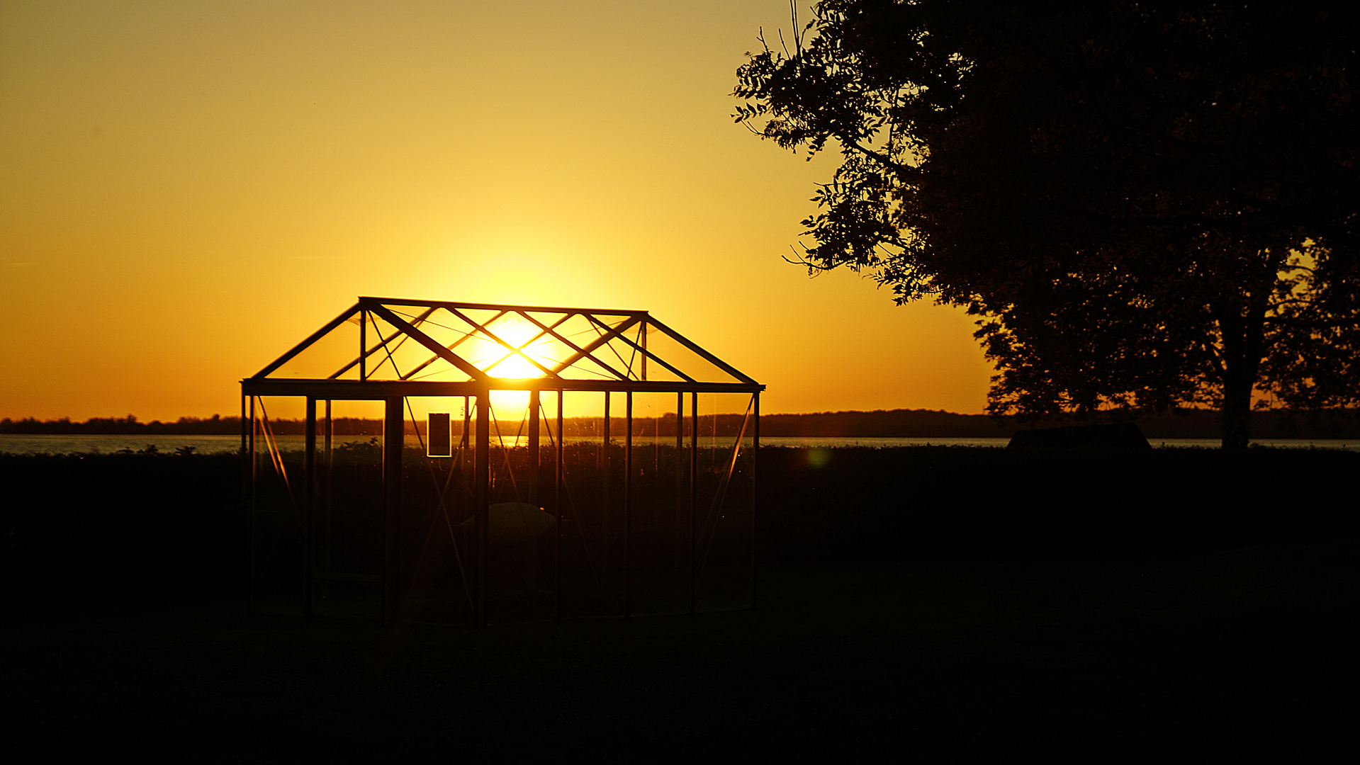 Glashaus am Abend