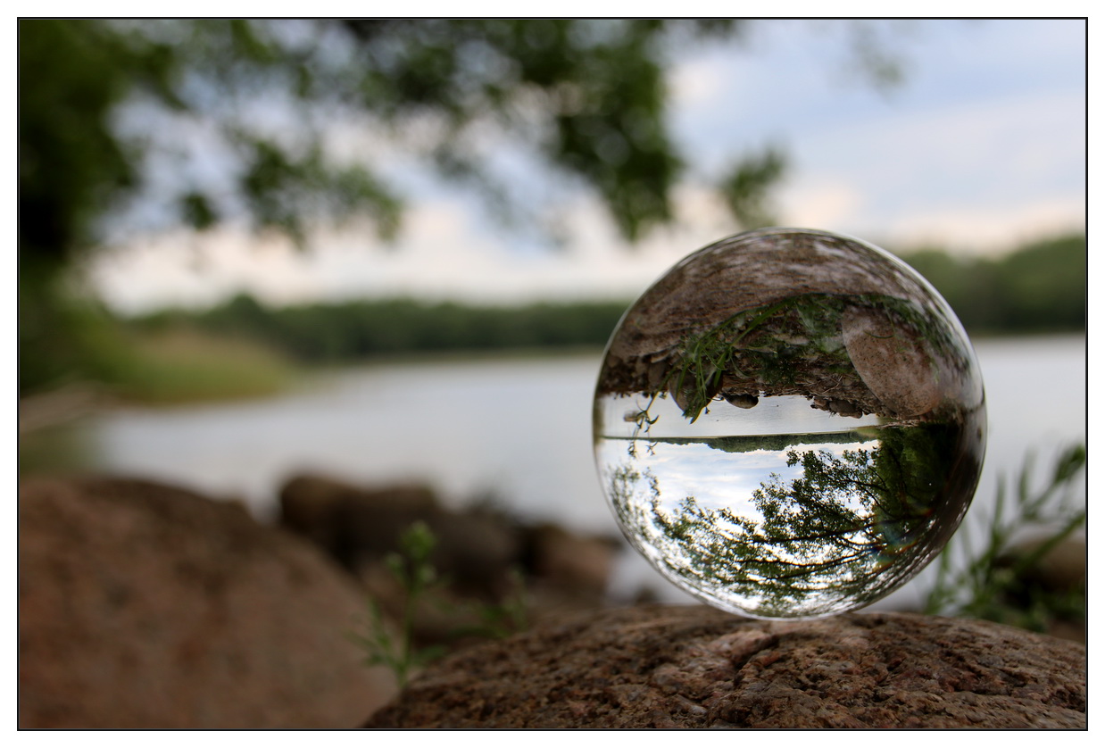 Glaskugel am See 02