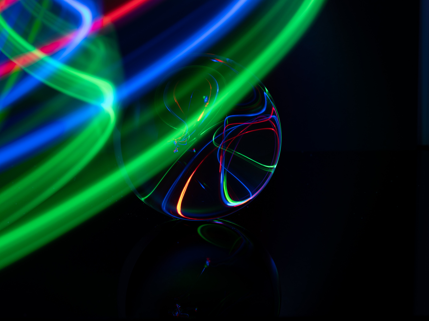 Glaskugelspielerei mit Lightpainting