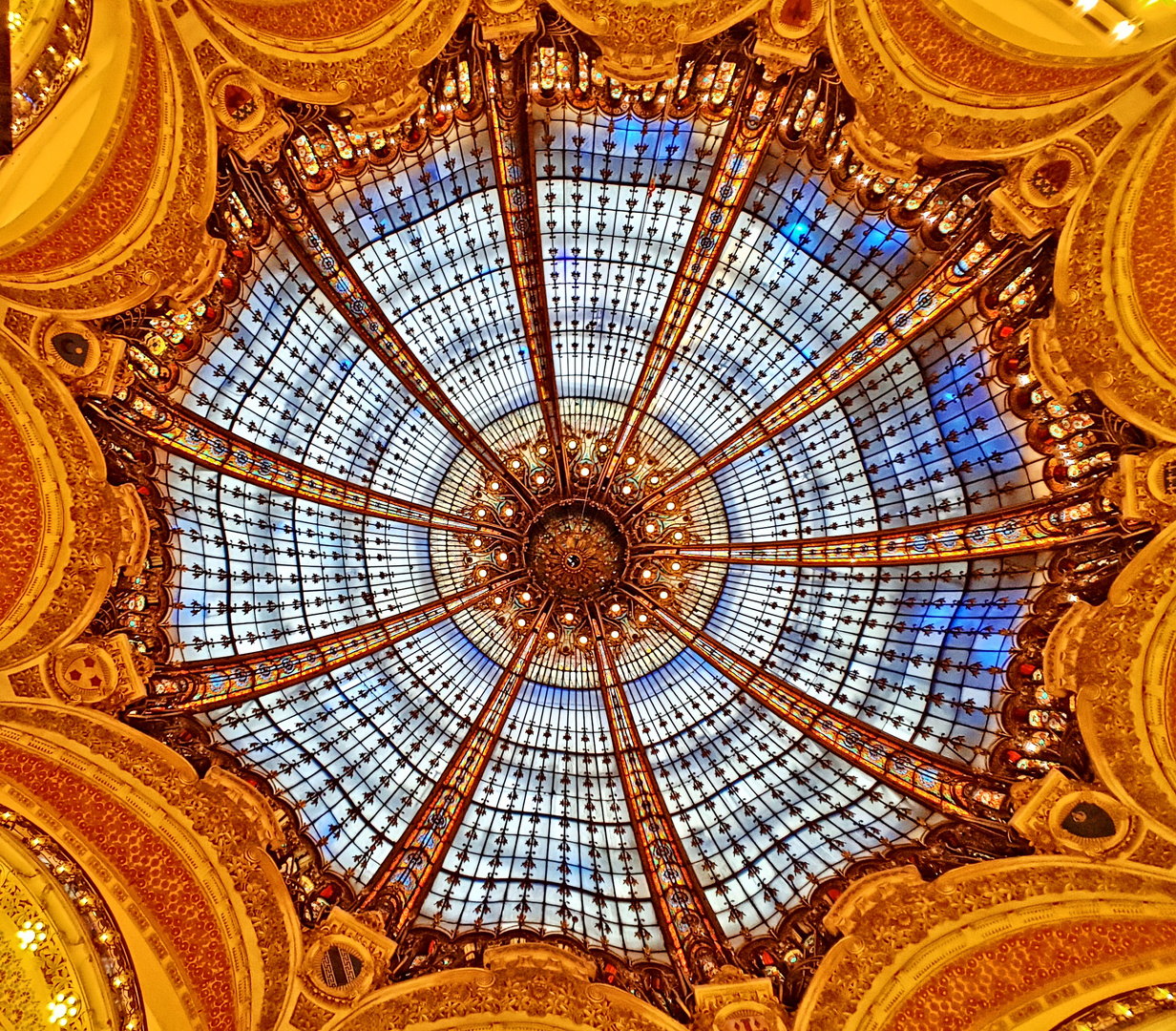 Glaskuppel von Galeries Lafayette in Paris