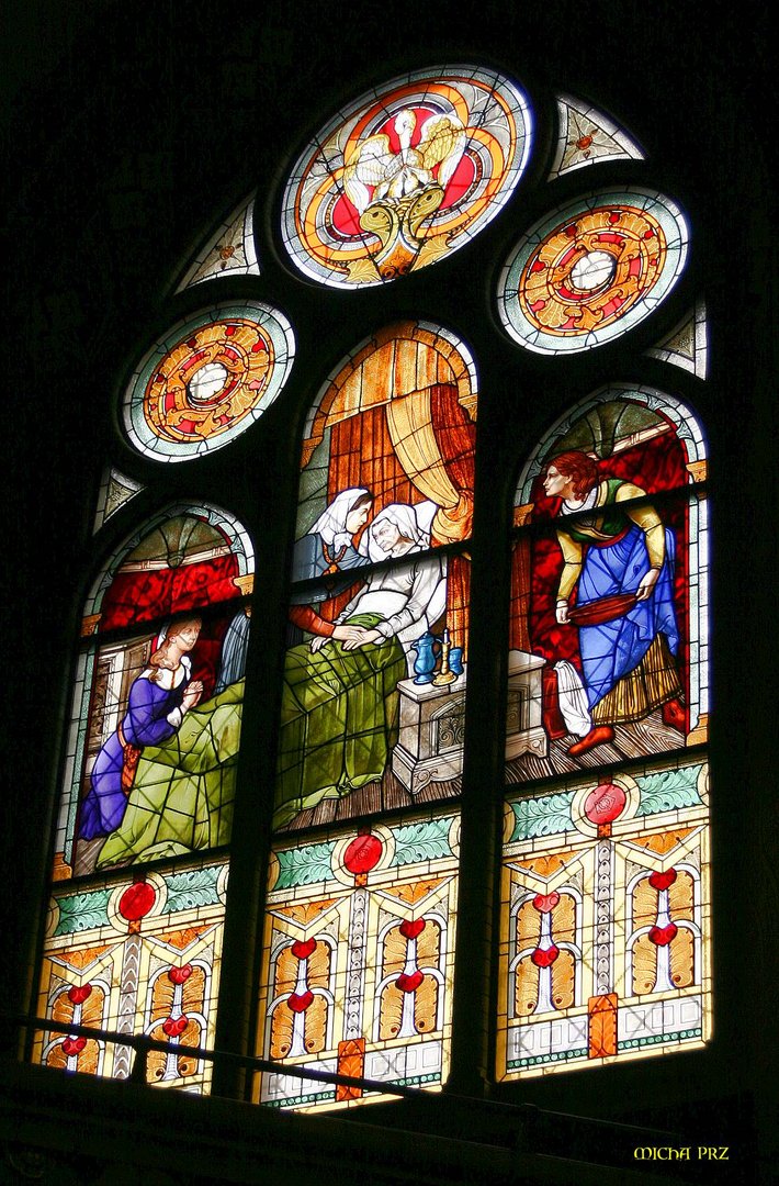 Glasmacherkunst im Kirchenfenster