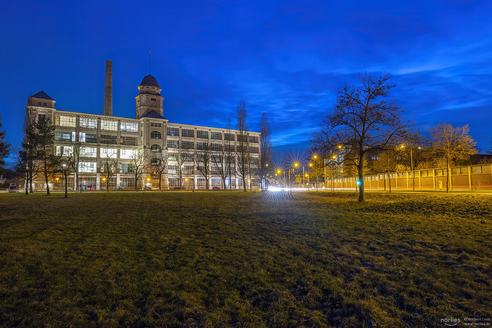 Glaspalast zur Blauen Stunde