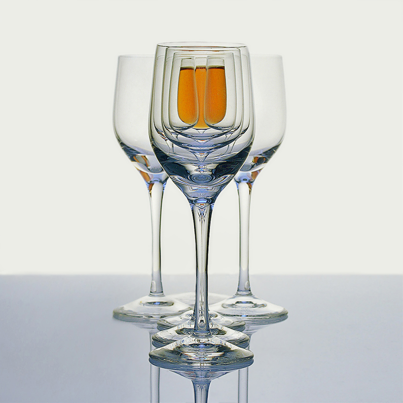 glasvorglashinterglasimglas