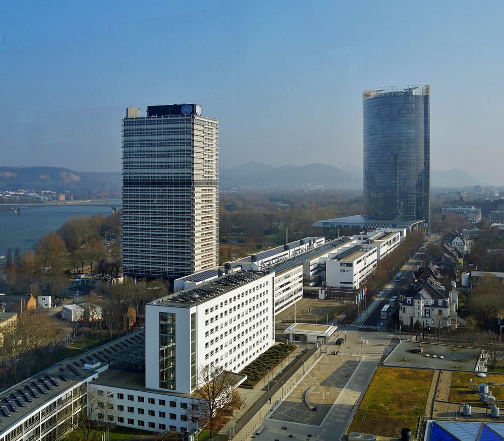 ... glaubt Ihr, daß hier bald ein weiterer Turm gebaut wird ? 