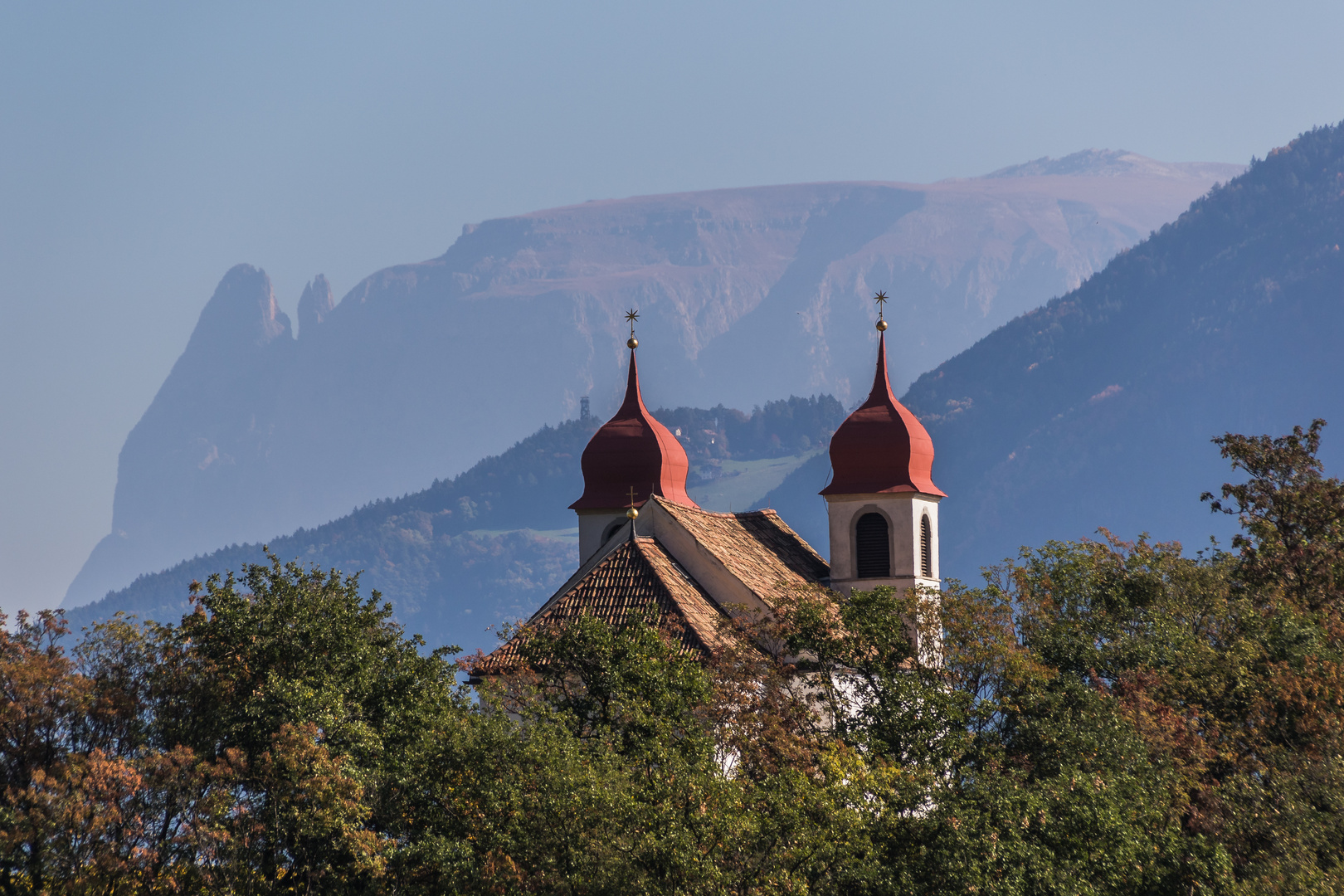 Gleifkirche mit Blick zum Schlern