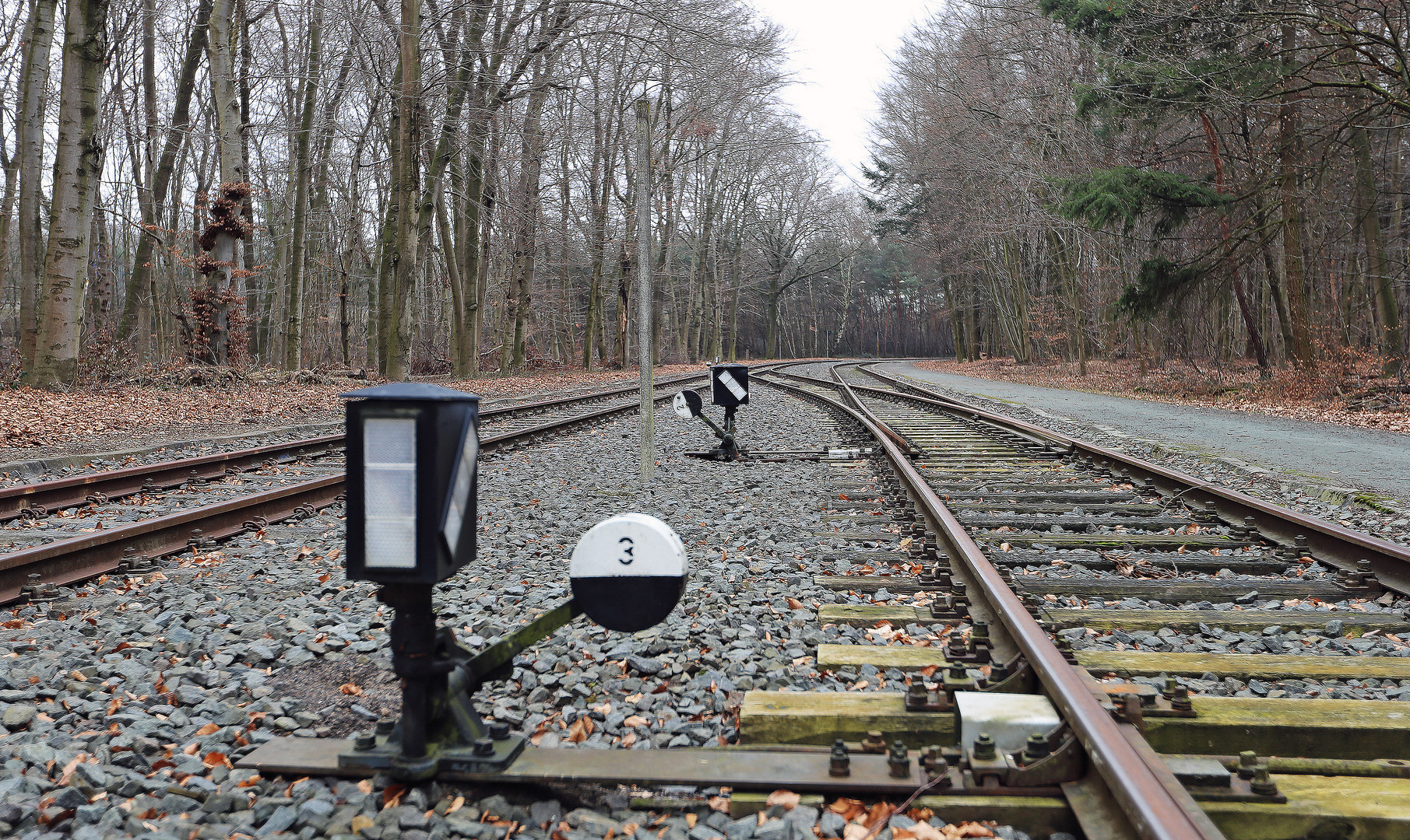 Gleisanlage: Handstellgewicht und Weichensignal